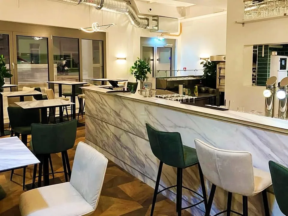 Innenansicht des Lokals JADE Food & Drinks